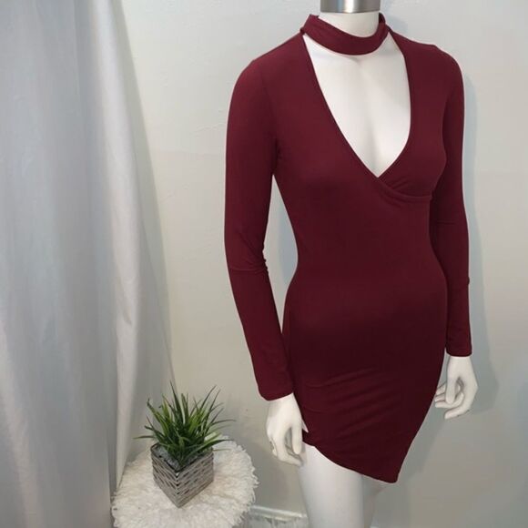 Dresses & Skirts - Burgundy Dress | Size Small |